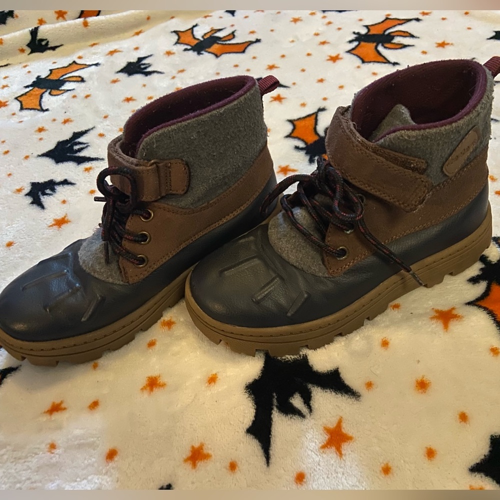 Boys Size 1 Waterproof Rain Boots Outdoor Hiking Lace-Up